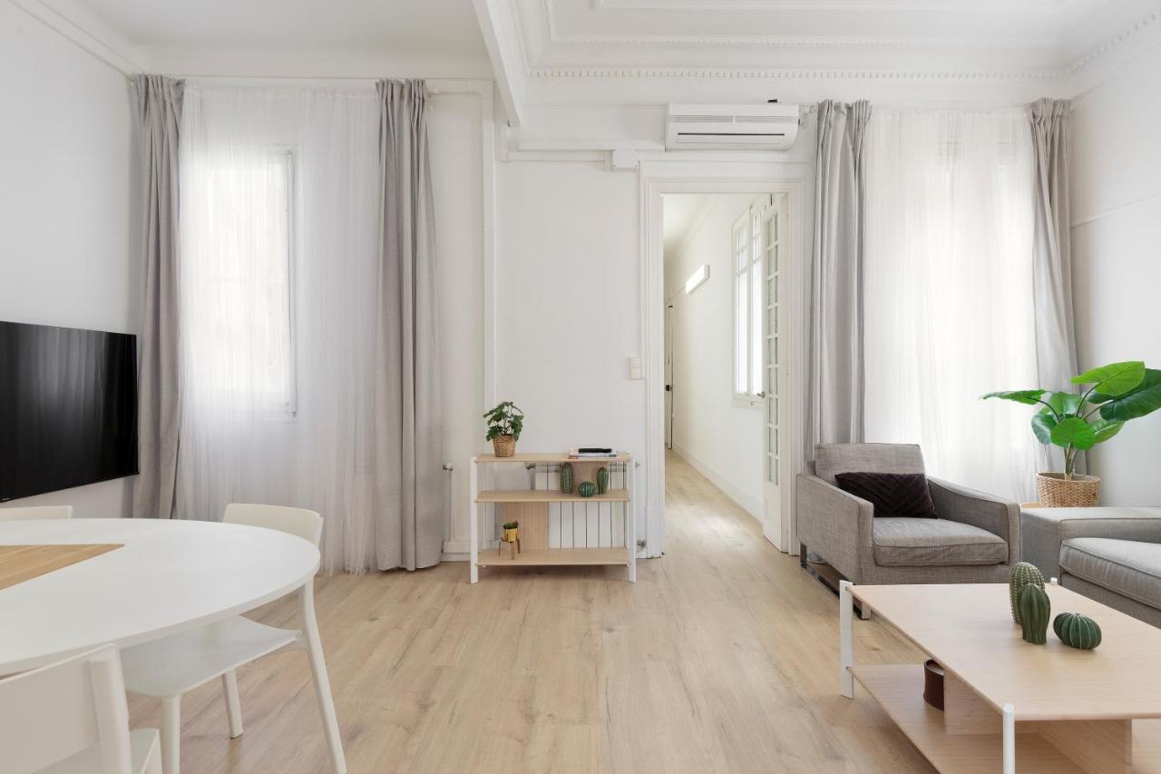 Suites4Days Gaudi Eixample Barcelona Exterior photo